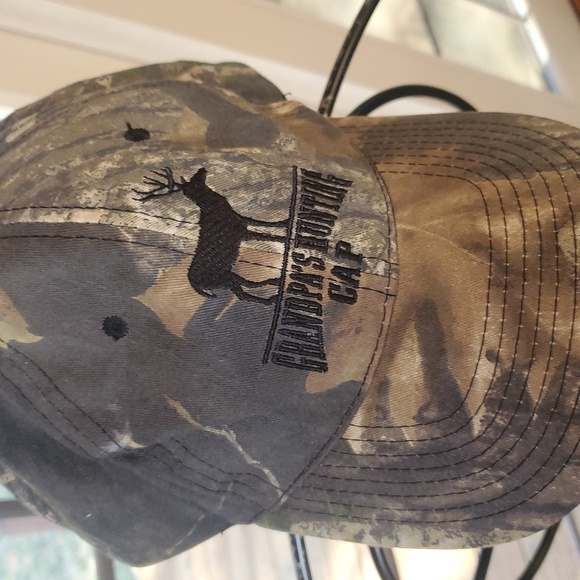 Signature‎ Embroidered "Grandpa's Hunting Cap" Camo Baseball Cap with Deer Logo - Picture 2 of 5